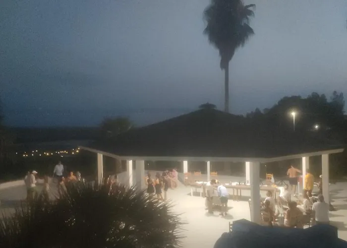 La Pagoda 3* Gizzeria